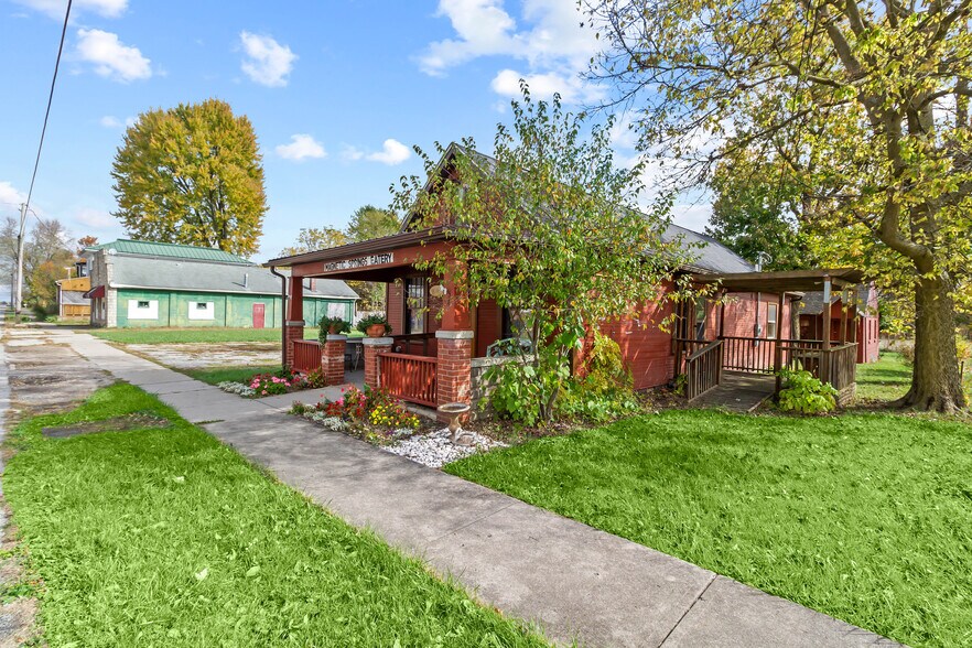 More Photos Of 54 S Main St, Magnetic Springs Restaurant For Sale