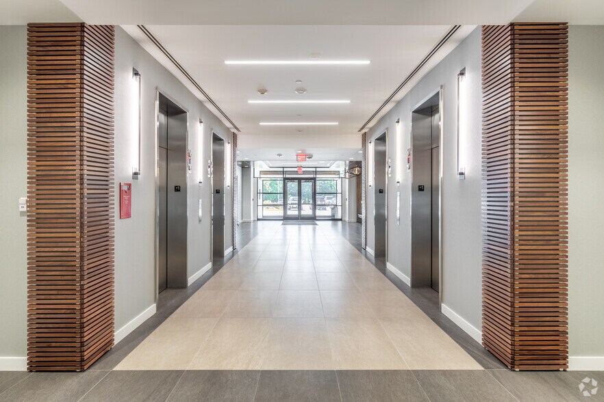 More Photos Of 1945 Old Gallows Rd, Vienna Medical For Lease