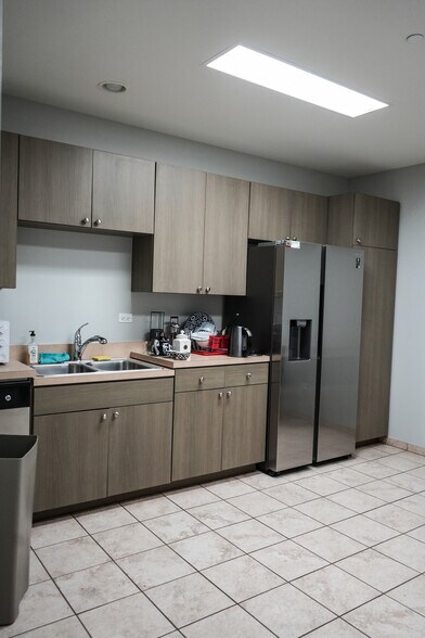 More Photos Of 145 Tower Dr, Burr Ridge Light Distribution For Sale