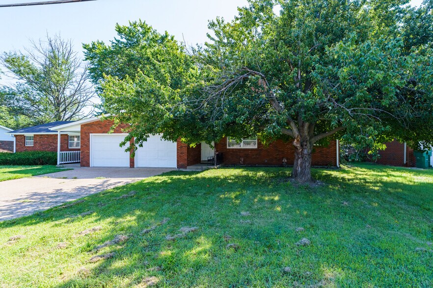 More Photos Of 210 Anderson Ln, Belleville Multifamily For Sale