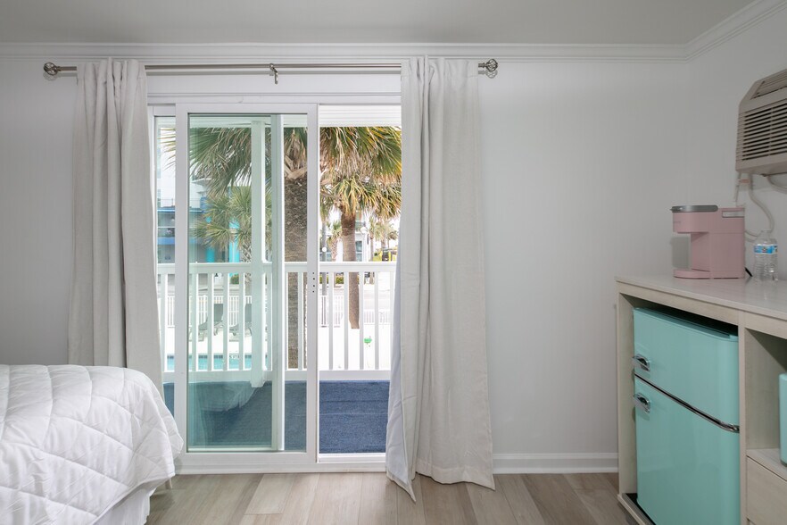 More Photos Of 501 N Ocean Blvd, Myrtle Beach Hotel For Sale