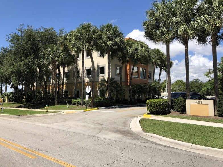 More Photos Of 401 Fairway Dr, Deerfield Beach Loft Creative Space For Lease