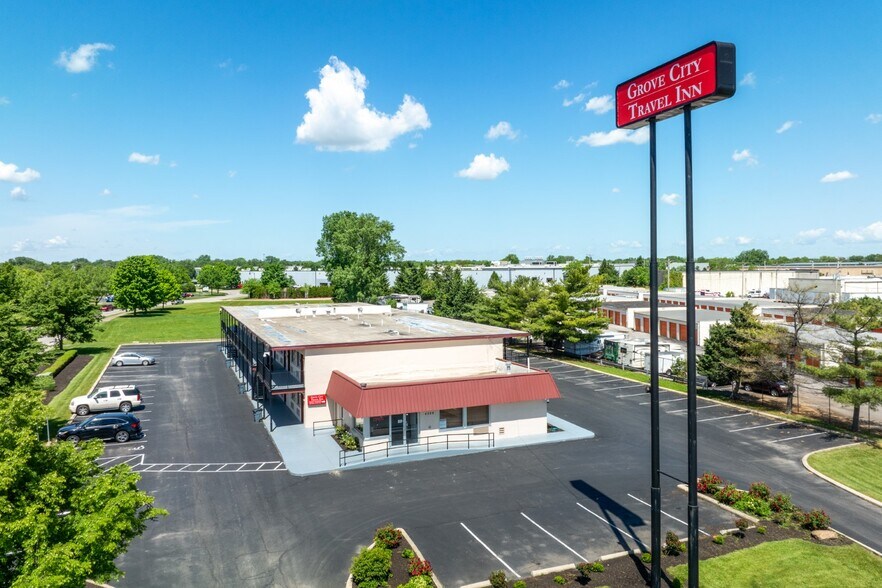 Primary Photo Of 4029 Marlane Dr, Grove City Hotel For Sale