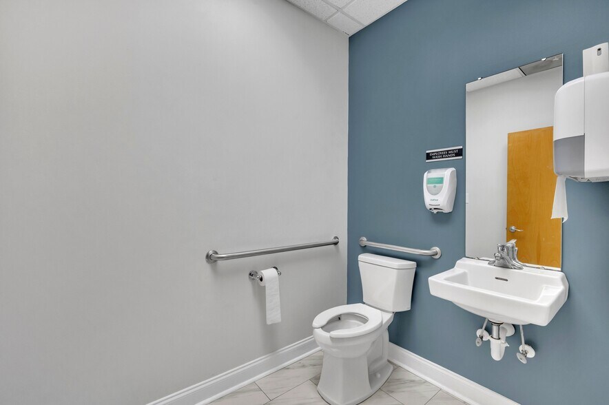 More Photos Of 20808 N Main St, Cornelius Medical For Lease