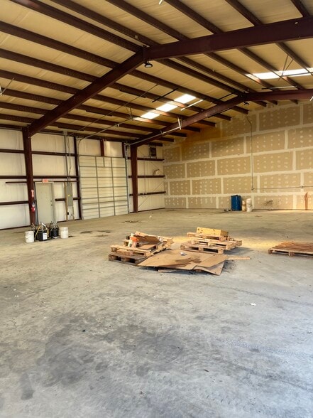 More Photos Of 1031 Sales Dr, Waxahachie Industrial For Lease