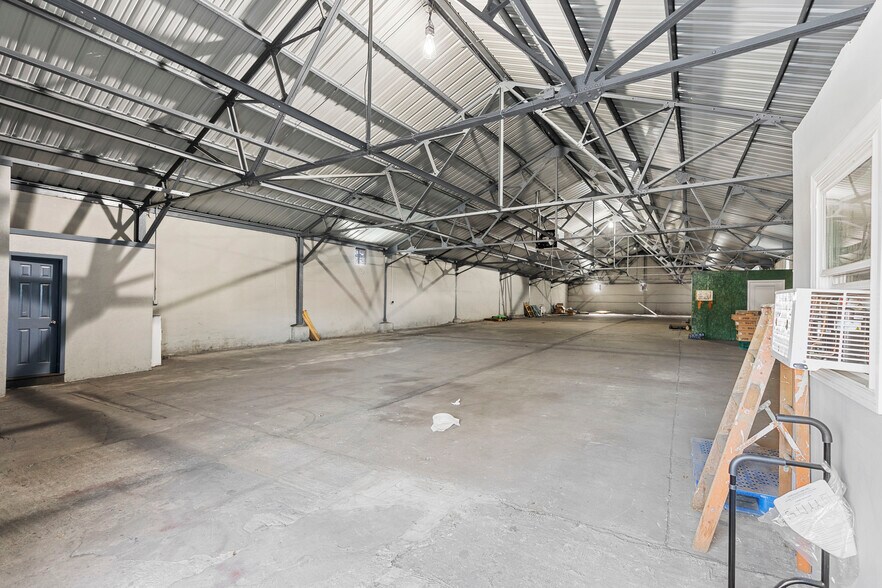 More Photos Of 1724 Richmond Ter, Staten Island Warehouse For Lease
