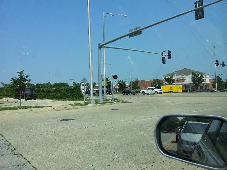 More Photos Of North Ave And Grace St NWQ @ Main St, Lombard Land For Sale