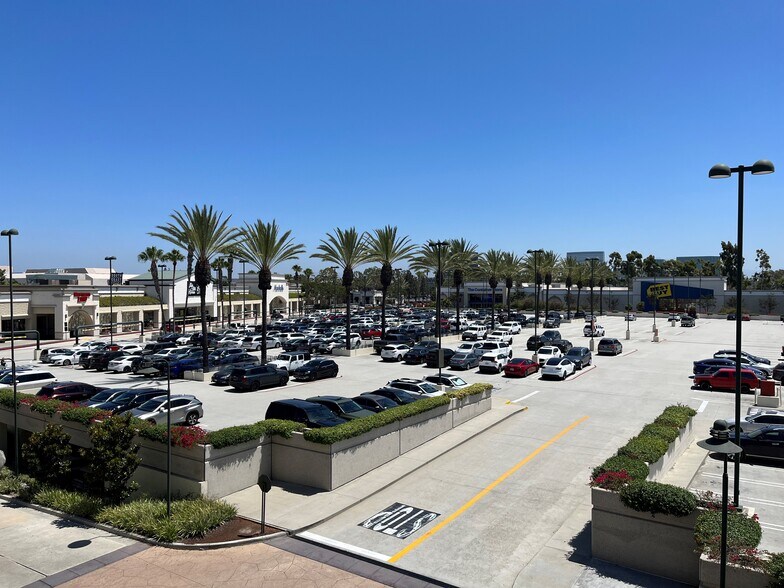 More Photos Of 901 S South Coast Dr, Costa Mesa Unknown For Lease