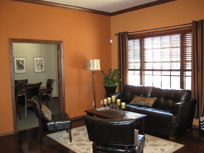 More Photos Of 612-624 N Mulberry Rd, Derby Office For Sale