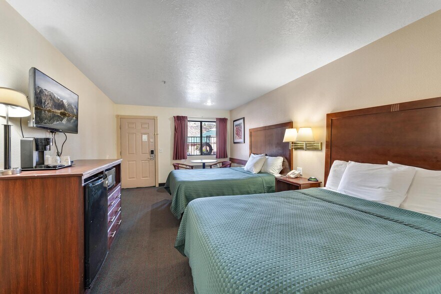 More Photos Of 260 W Main St, Vernal Hotel For Sale