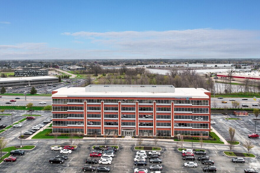 More Photos Of 10194 Crosspoint Blvd, Fishers Office For Lease
