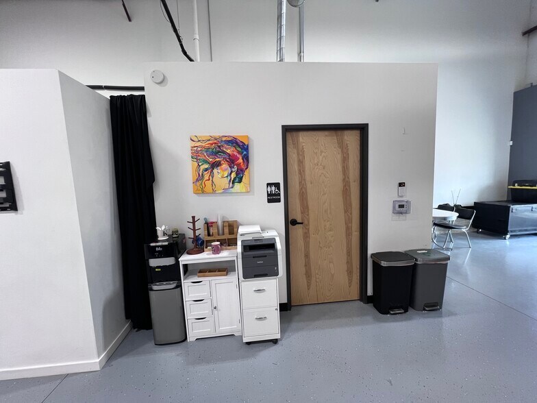 More Photos Of 7601 S Congress Ave, Austin Warehouse For Lease