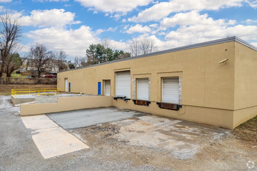 More Photos Of 400 E Locust St, Dallastown Manufacturing For Lease
