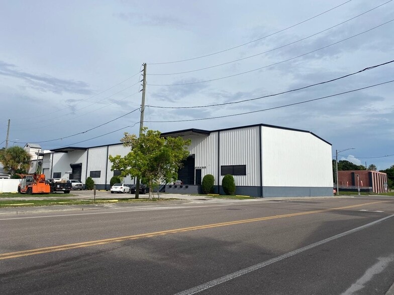 More Photos Of 1921 5th Ave S, Saint Petersburg Warehouse For Lease