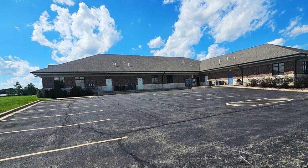 More Photos Of 16007 Executive Dr, Crest Hill Office For Sale