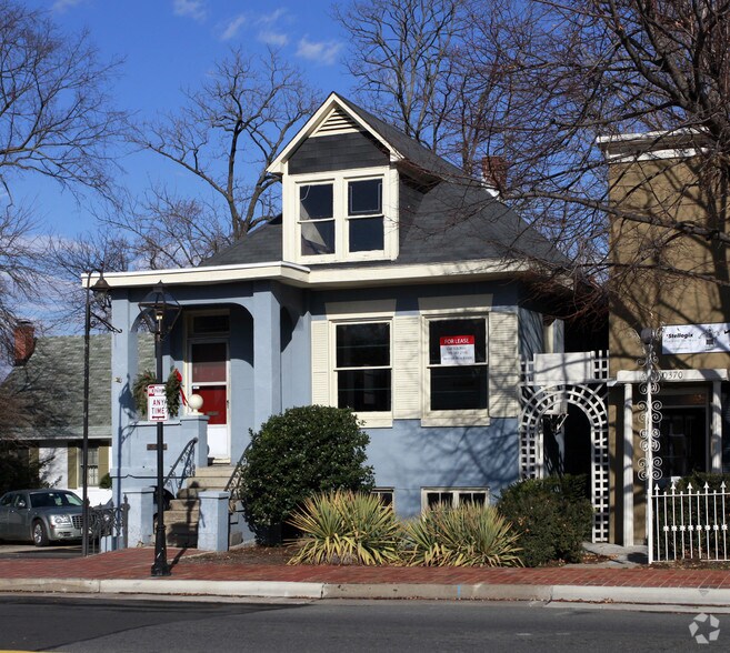 Primary Photo Of 10376 Main St, Fairfax Freestanding For Lease