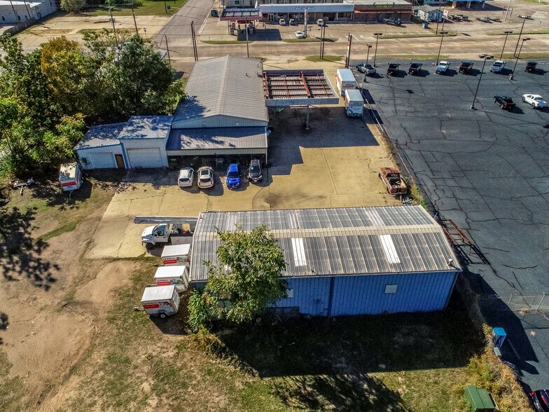 More Photos Of 1428 N Jefferson Ave, Mount Pleasant Freestanding For Sale