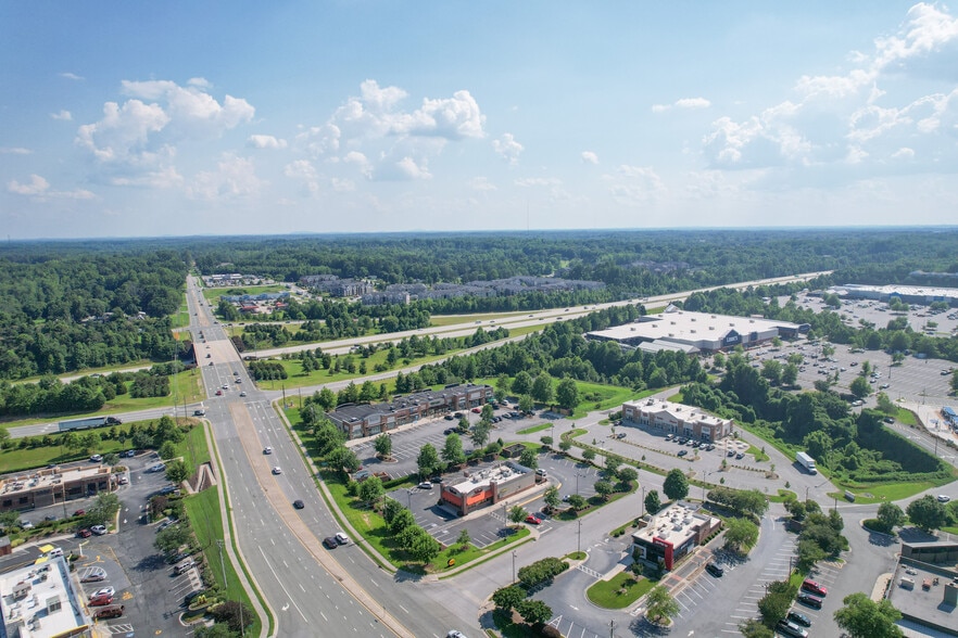More Photos Of 3711 Elmsley Ct, Greensboro Storefront Retail Office For Lease