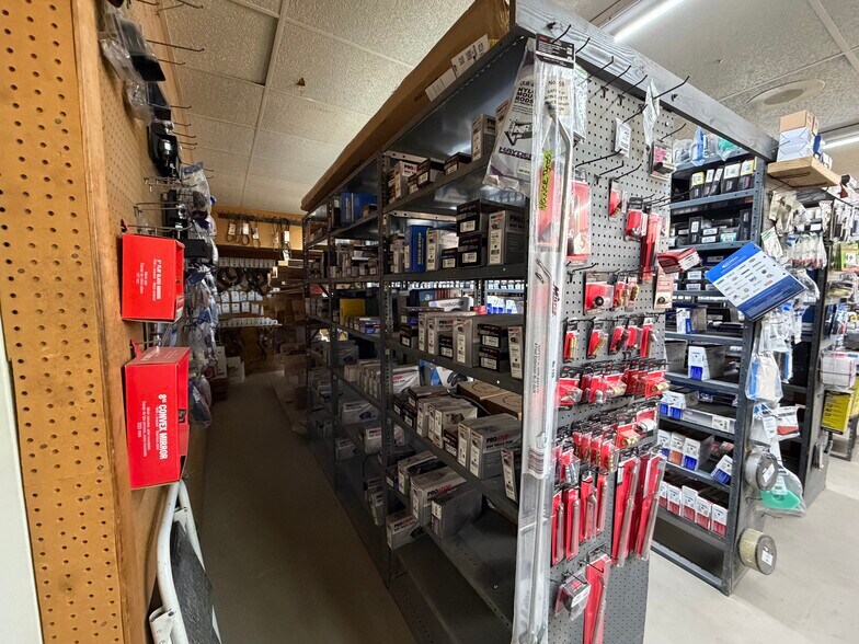 More Photos Of 601 W Lacy St, Palestine General Retail For Sale