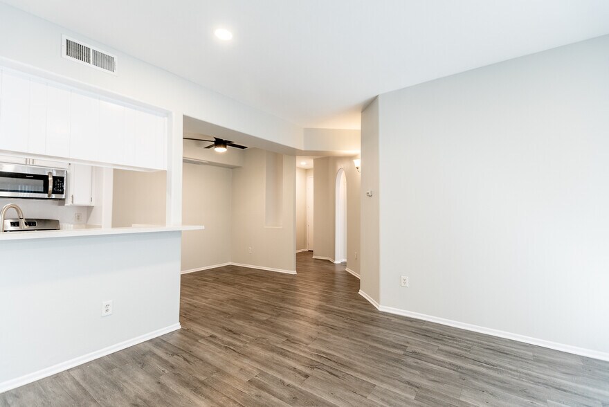 More Photos Of 520-526 N Hollywood Way, Burbank Apartments For Sale