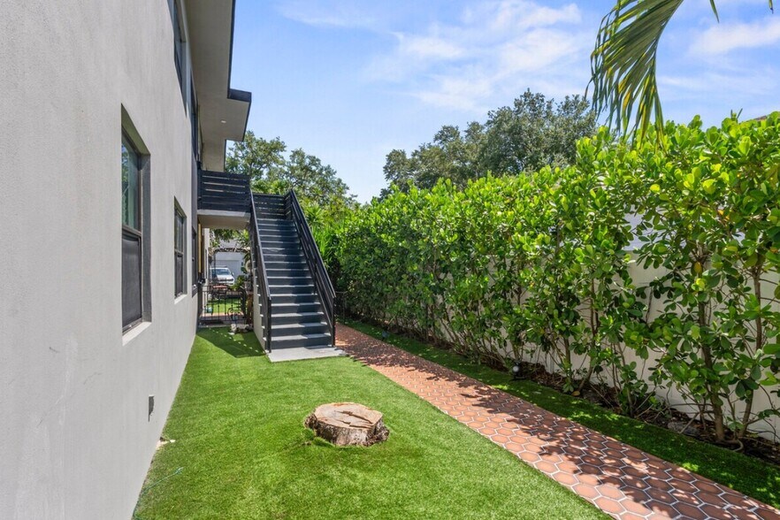 More Photos Of 1215 E Broward Blvd, Fort Lauderdale Apartments For Sale
