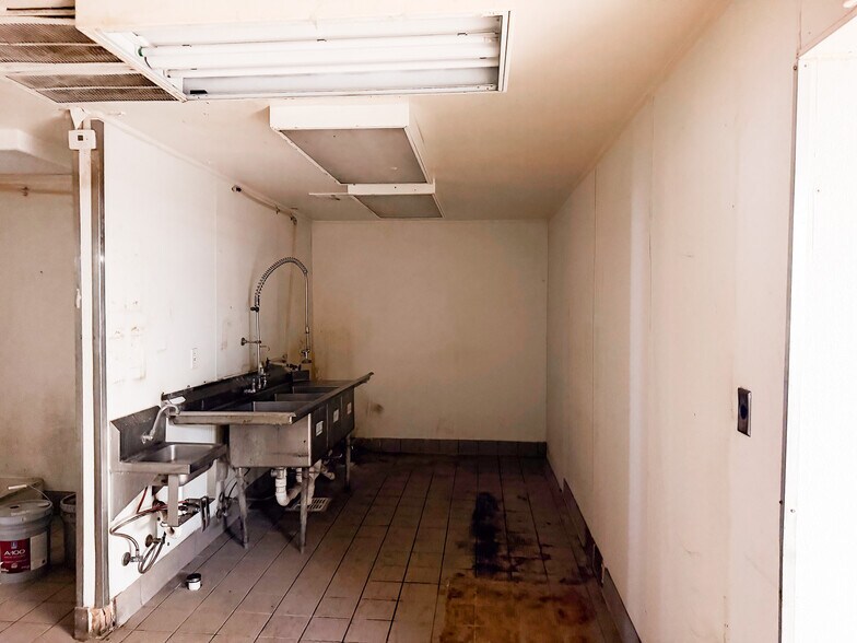 More Photos Of 2113 Andrews Hwy, Odessa Fast Food For Sale