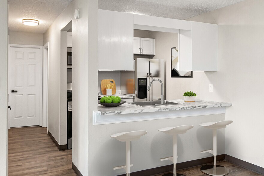More Photos Of 100-112 5th Ave NW, Altoona Apartments For Sale
