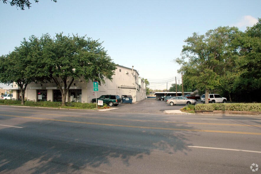 More Photos Of 2604-2630 Westheimer Rd, Houston Unknown For Lease