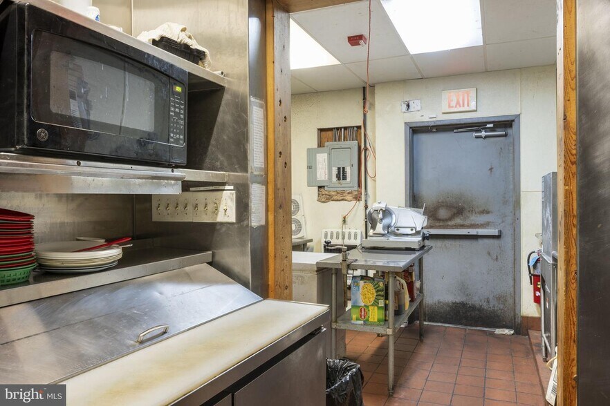 More Photos Of 5 Spring Valley Rd, Reading Restaurant For Sale