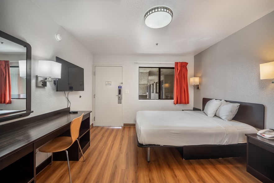 More Photos Of 750 Raintree Dr, Carlsbad Hotel For Sale