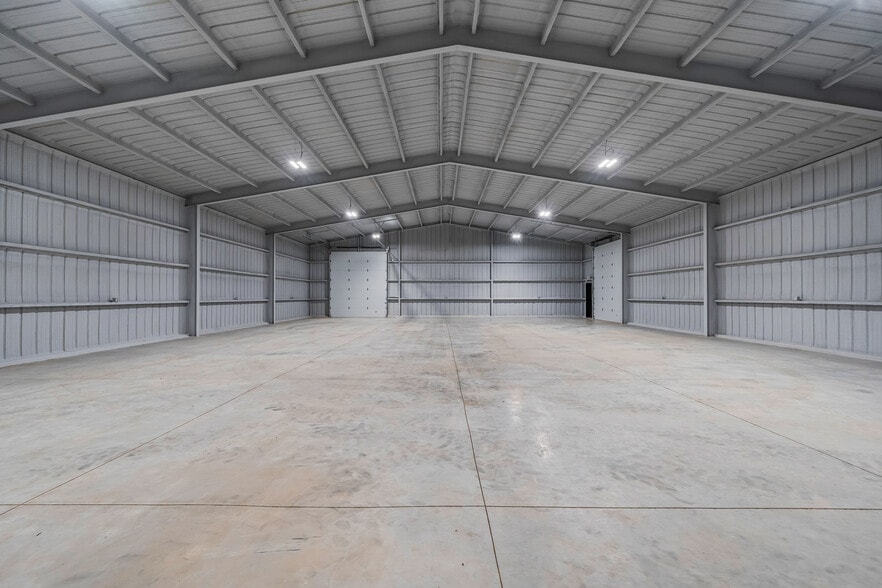 More Photos Of 8922 County Road 6820, Lubbock Warehouse For Lease