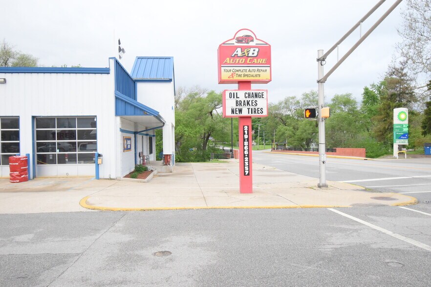More Photos Of 300 Washington St, Rensselaer Auto Repair For Sale