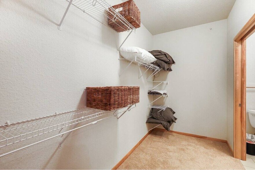 More Photos Of 2922 Aldrich Ave S, Minneapolis Apartments For Lease