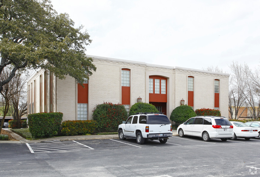 Primary Photo Of 7809 Broadway St, San Antonio Office For Sale