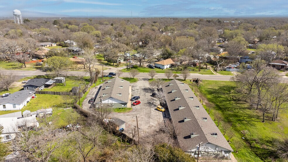 More Photos Of 2912 N Beaton St, Corsicana Apartments For Sale