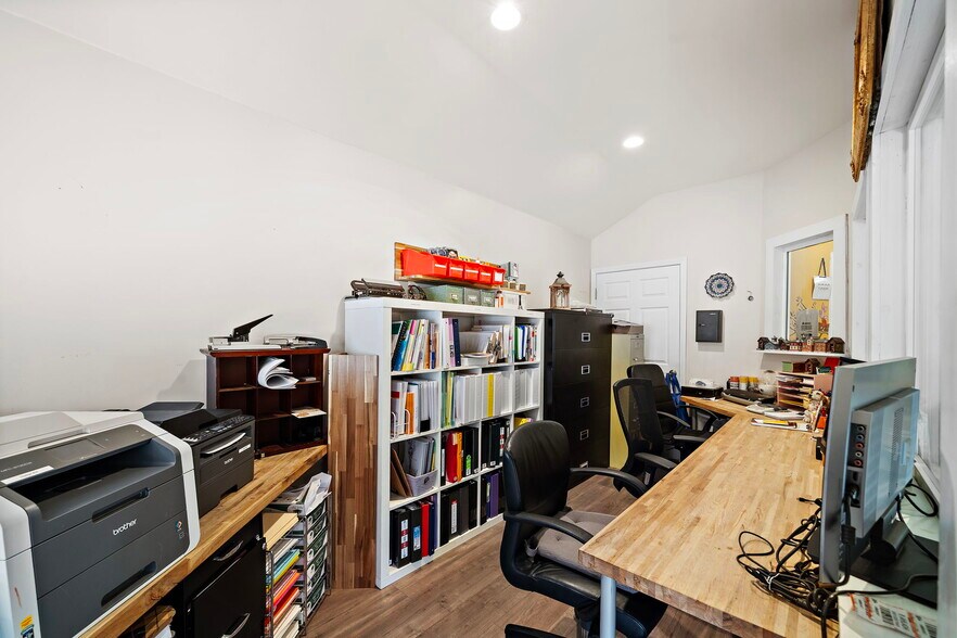 More Photos Of 23201 Orange Ave, Lake Forest Flex For Sale