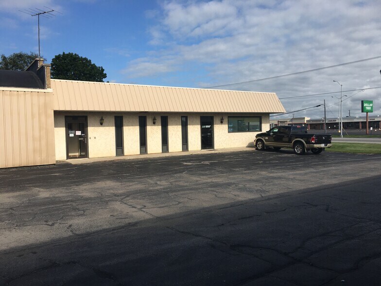 More Photos Of W7209 Main St, Waupun Flex For Lease