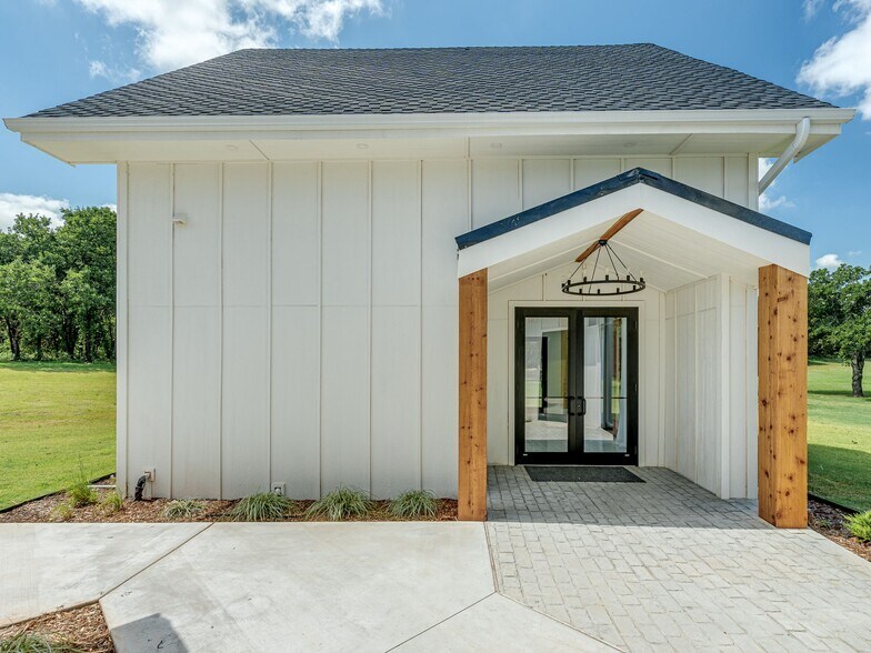 More Photos Of 20480 NE 164th St, Luther Specialty For Sale