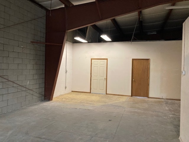 More Photos Of 2463 N Walgreens St, Flagstaff Warehouse For Lease