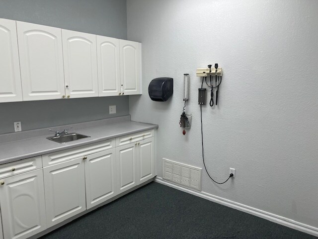 More Photos Of 3106 S W S Young Dr, Killeen Medical For Lease