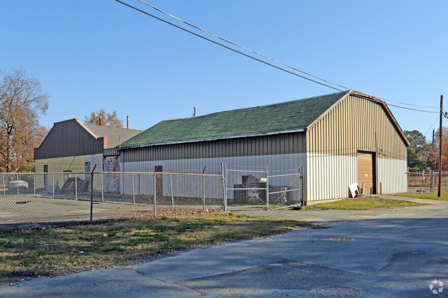 More Photos Of 205 N Georgia Ave, Goldsboro Warehouse For Lease