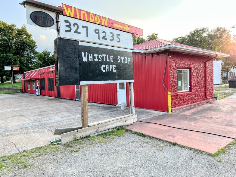 More Photos Of 131 N Front St, Park Hills Restaurant For Sale