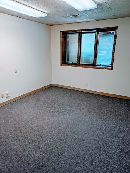 More Photos Of 10701 W Lincoln Ave, Milwaukee Coworking Space