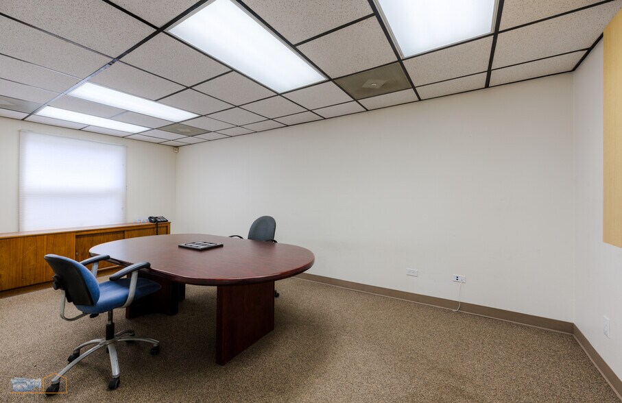 More Photos Of 1243 S Sherman Dr, Longmont Warehouse For Lease