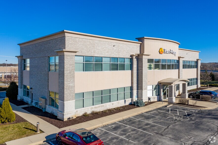 More Photos Of 10521 W Layton Ave, Greenfield Office For Sale