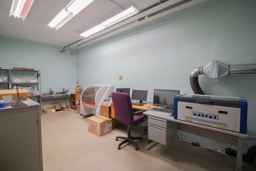 More Photos Of 5835 Venture Park Dr, Kalamazoo Light Manufacturing For Sale