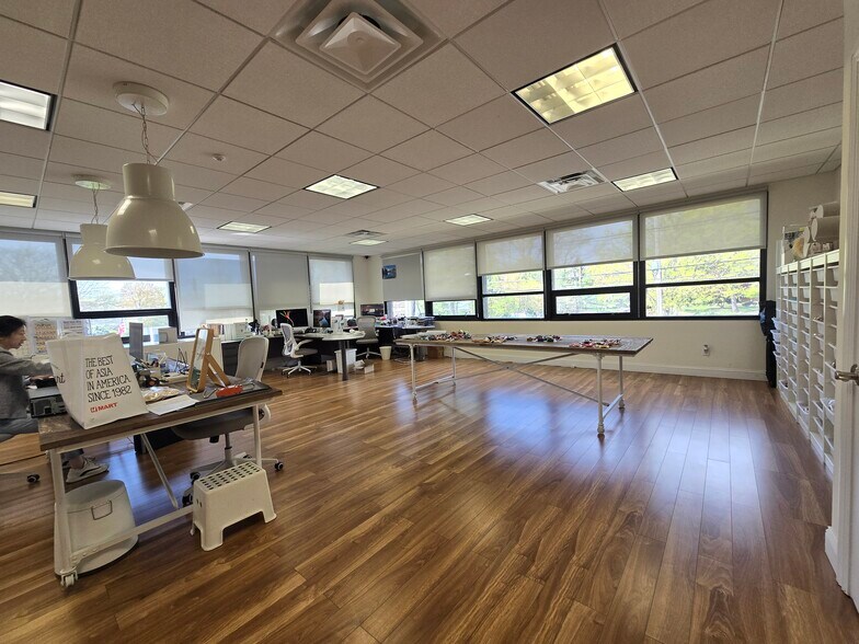 More Photos Of 228 Rivervale Rd, River Vale Office For Sale