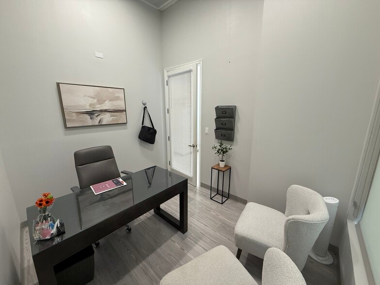 More Photos Of 1415 2nd St, Sarasota Apartments For Lease