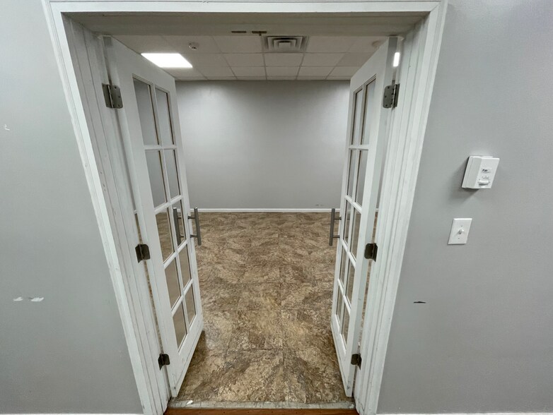 More Photos Of 124-130 Lyons Ave, Newark Medical For Sale