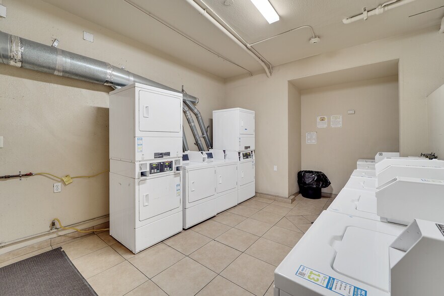 More Photos Of 2555-2567 Foothill Blvd, Oakland Apartments For Sale